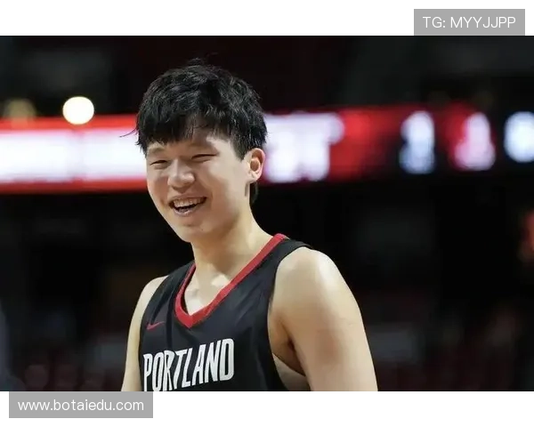 杨瀚森八分钟砍十分惊艳新秀赛