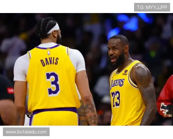 湖人双星压制火箭G1获胜